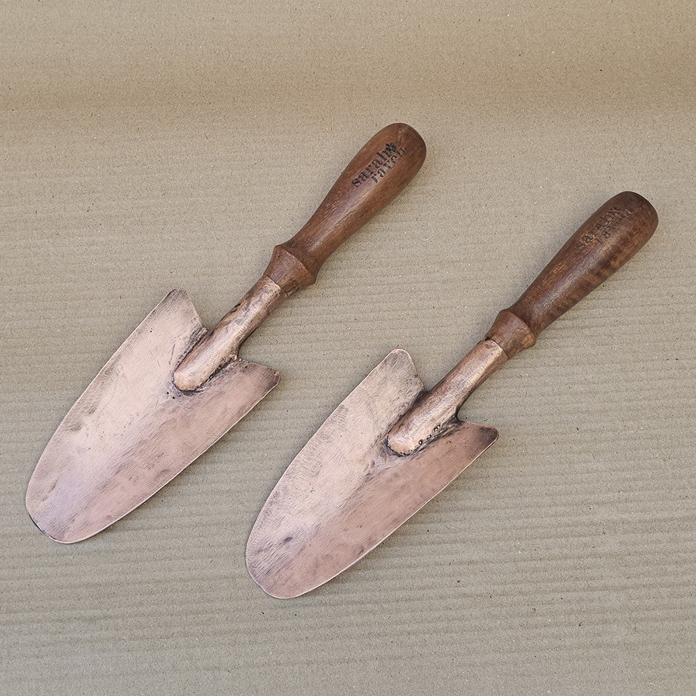 Sarah Raven Gardening Lifestyle Kupfer Fork Pflanzkelle rostfrei