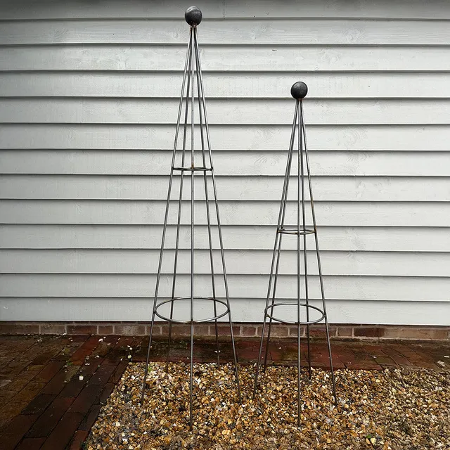 Sarah Raven Chelsea Obelisk Stahl Rankhilfe Medium 1,6m Rost