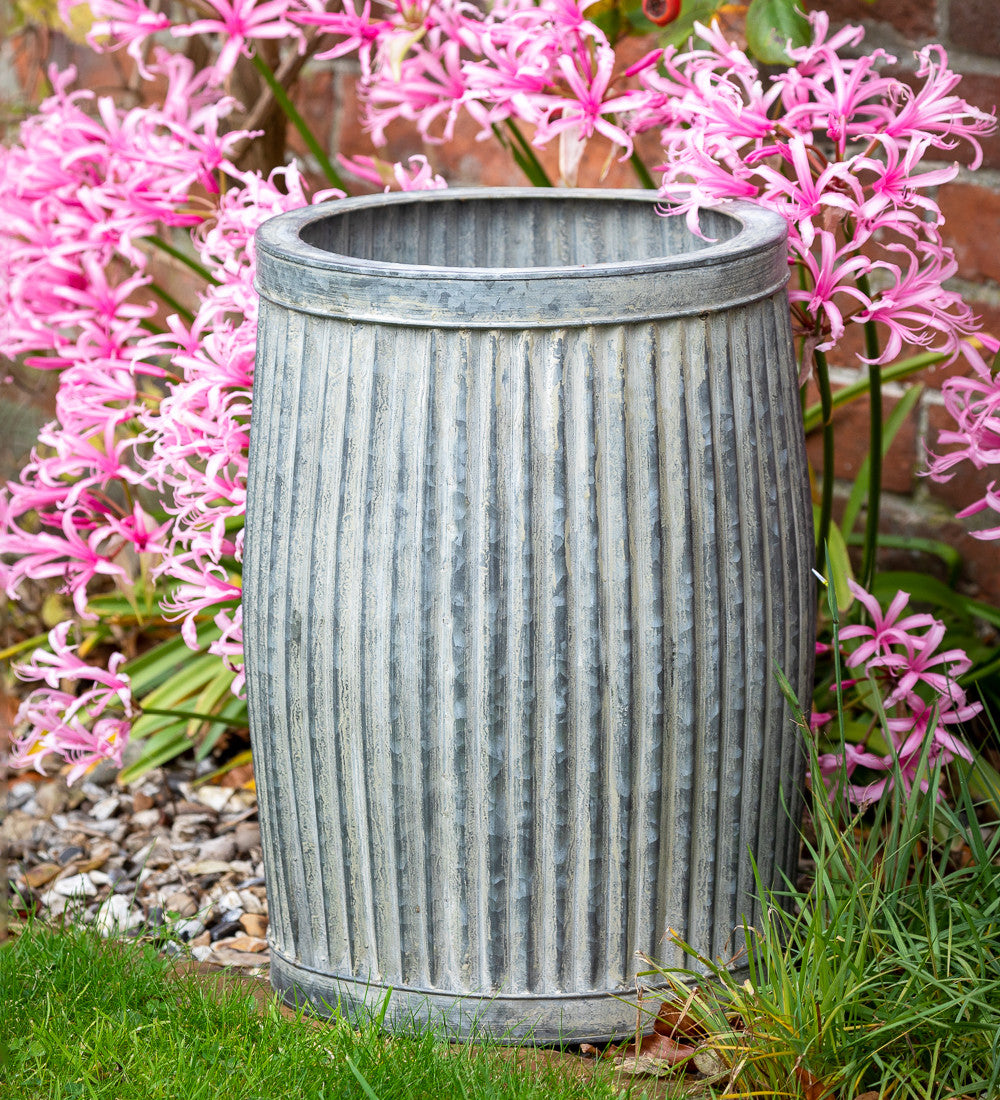 Sarah Raven Ribbed Pflanztopf Small Metall rostig 36cm