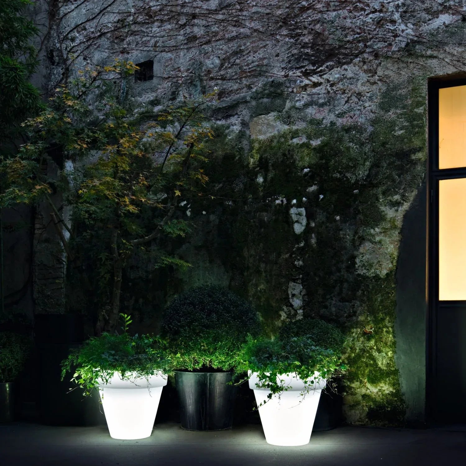 Serralunga Vas-Three Pflanztopf mit Licht RGB 60cm neutral