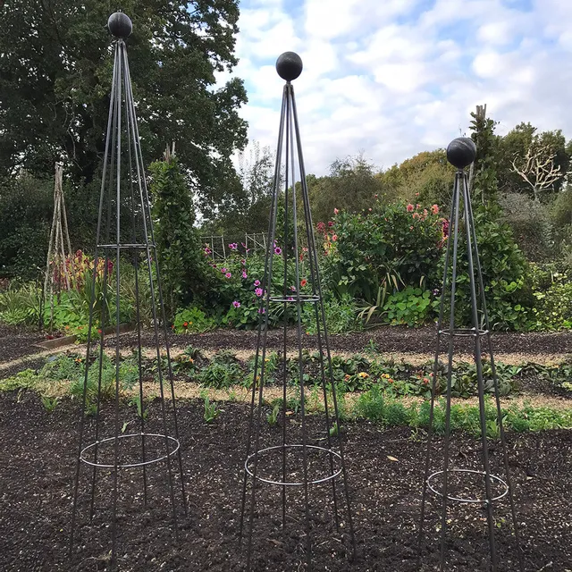 Sarah Raven Hampton Obelisk Rankhilfe Stahl klein 1,2m rost