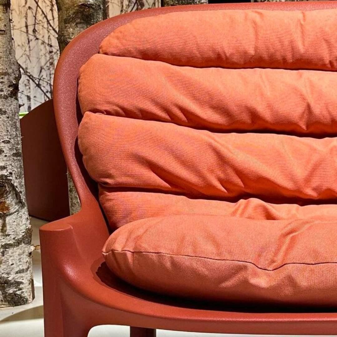 Serralunga Balzac Sofa Red Clay ohne Kissen Outdoor