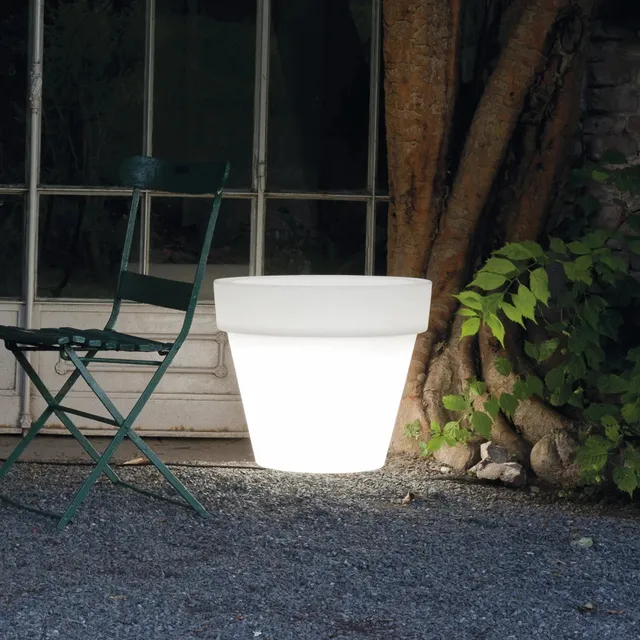 Serralunga Bordato Liscio Pflanztopf RGB 68x68x60 mit Licht