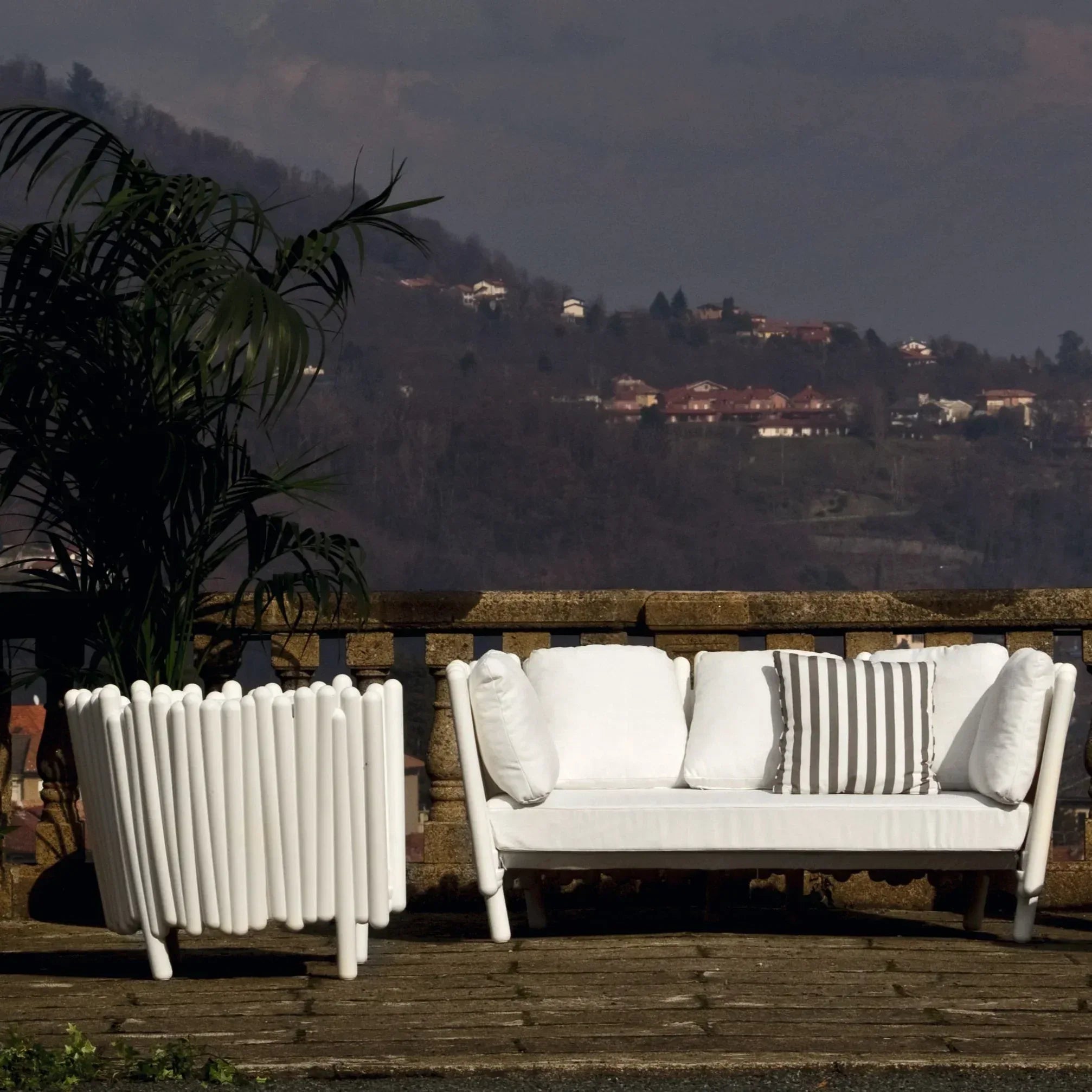 Serralunga Canisse Sessel Weiß mit Kissen Outdoor