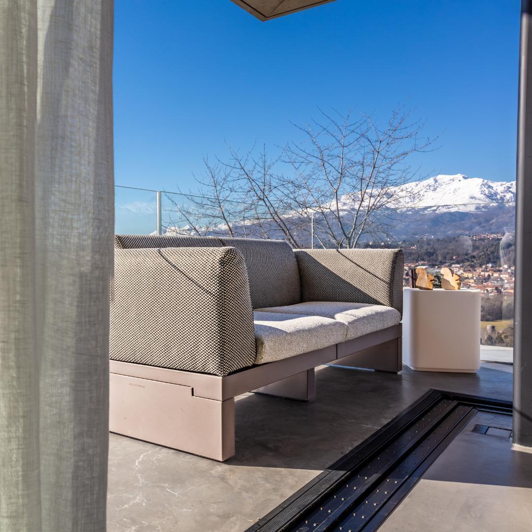 Serralunga Riviera Sofa 2-Sitzer Castoro mit Armlehne