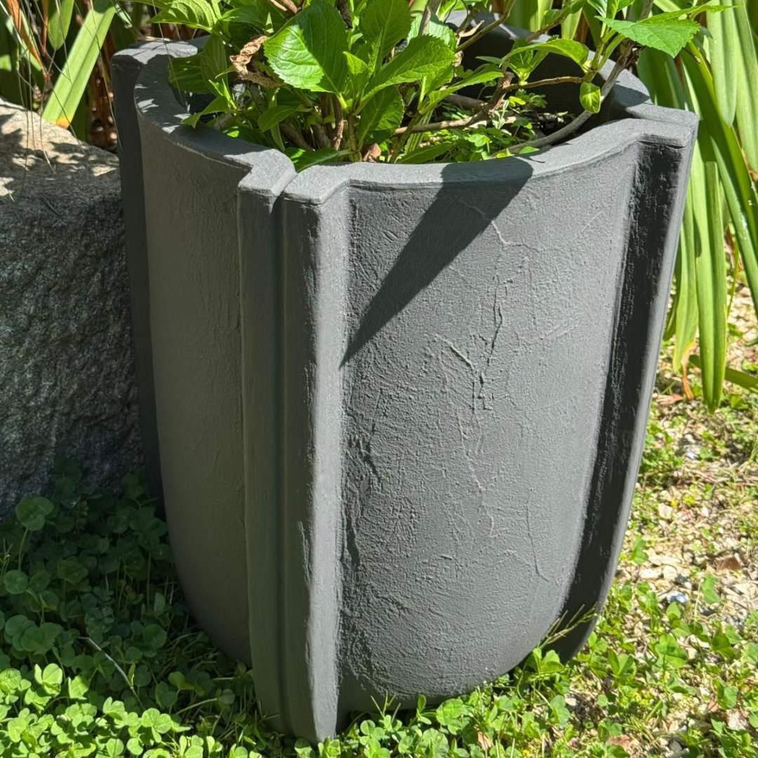 Serralunga Cassero Small Pflanztopf Salvia Beton-Optik