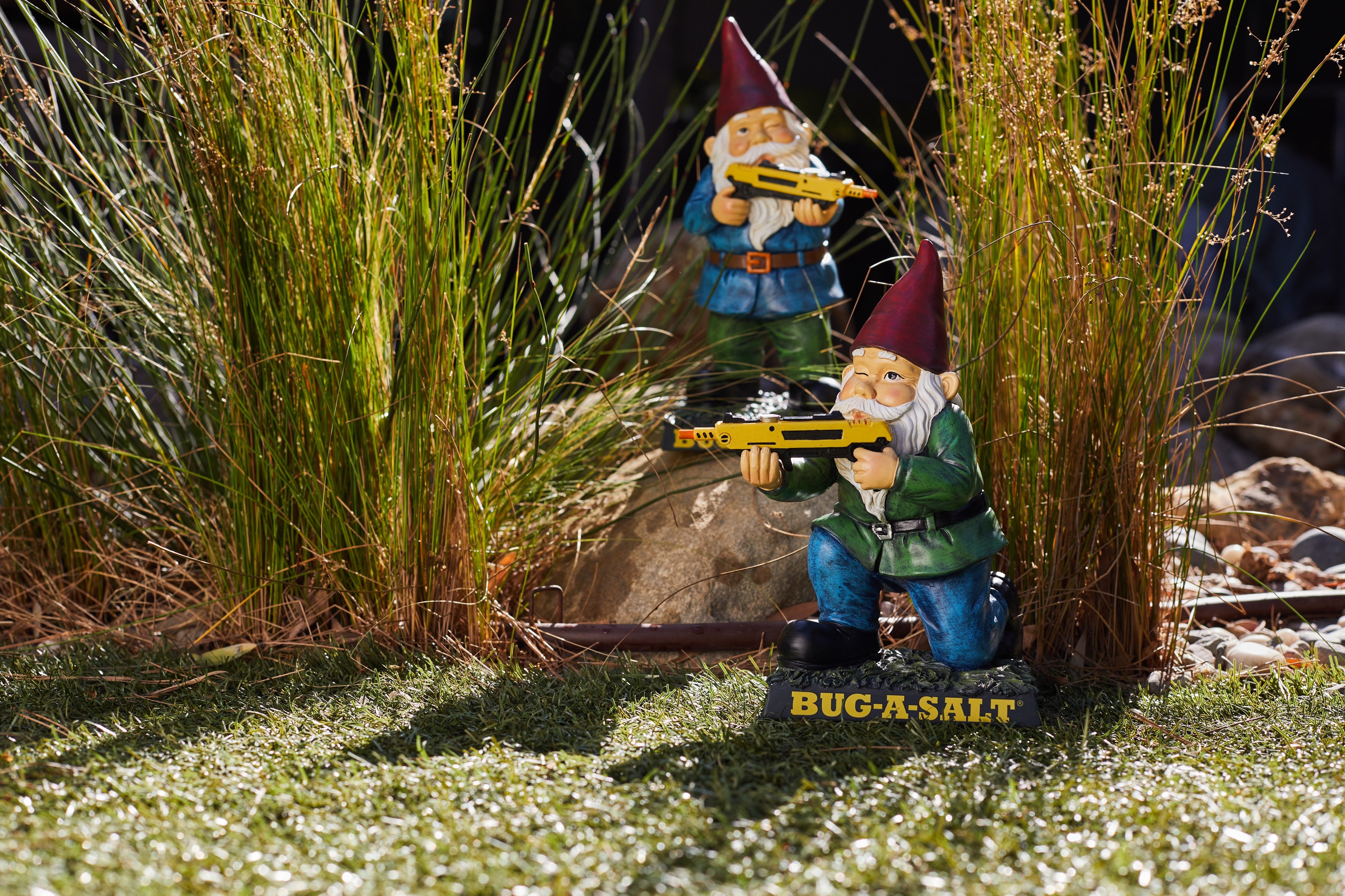 Bug-A-Salt Accessories Gartenzwerg Harz 30cm stehend kniend