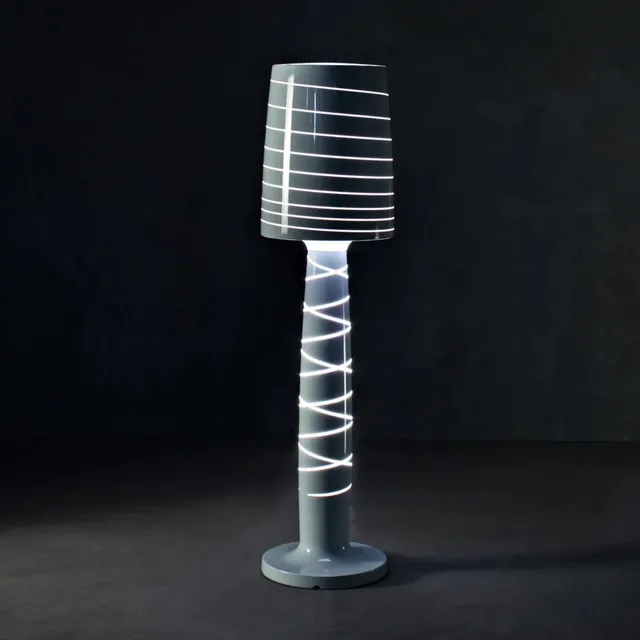 Serralunga Miss Jane Stehlampe Bodenlampe Lackiert Weiß