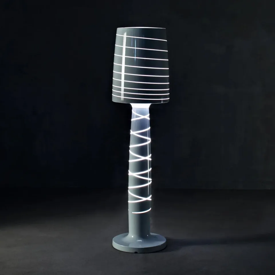 Serralunga Miss Jane Stehlampe Bodenlampe Lackiert Weiß