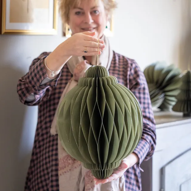 Sarah Raven Papierkugeln Weihnachtsdeko klein 3er Set grün