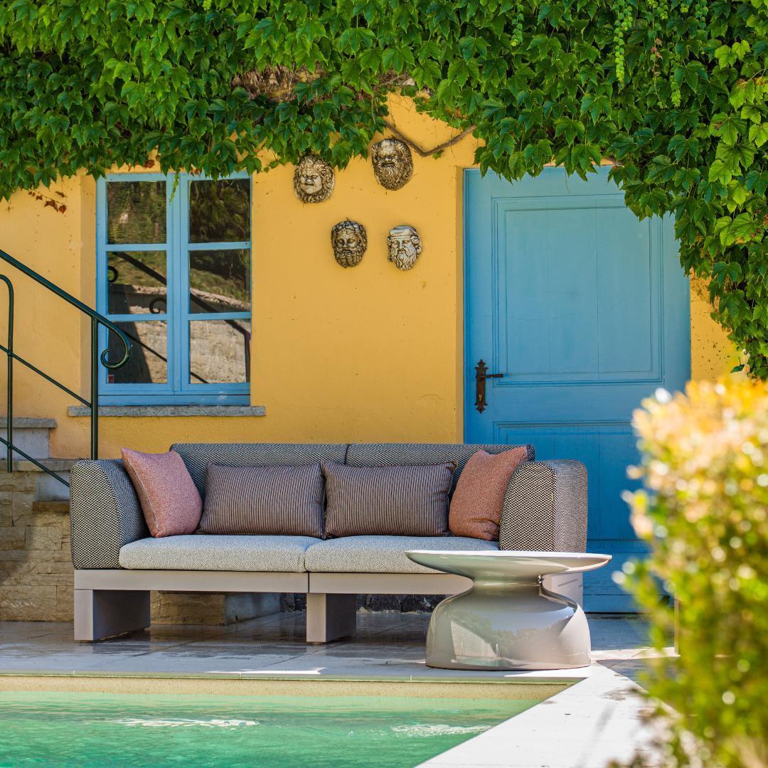 Serralunga Riviera Sofa 2-Sitzer Castoro mit Armlehne