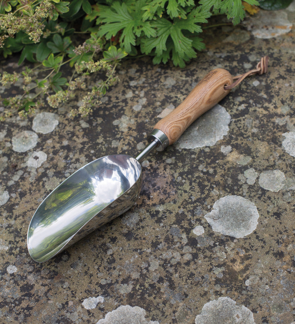 Sarah Raven Gardening Potting Scoop Pflanzschaufel 34cm Edelstahl