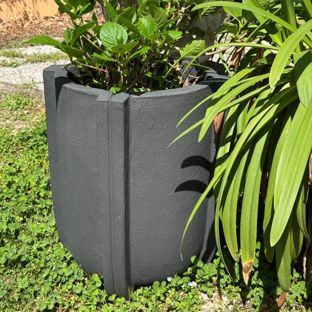 Serralunga Cassero Small Pflanztopf Salvia Beton-Optik