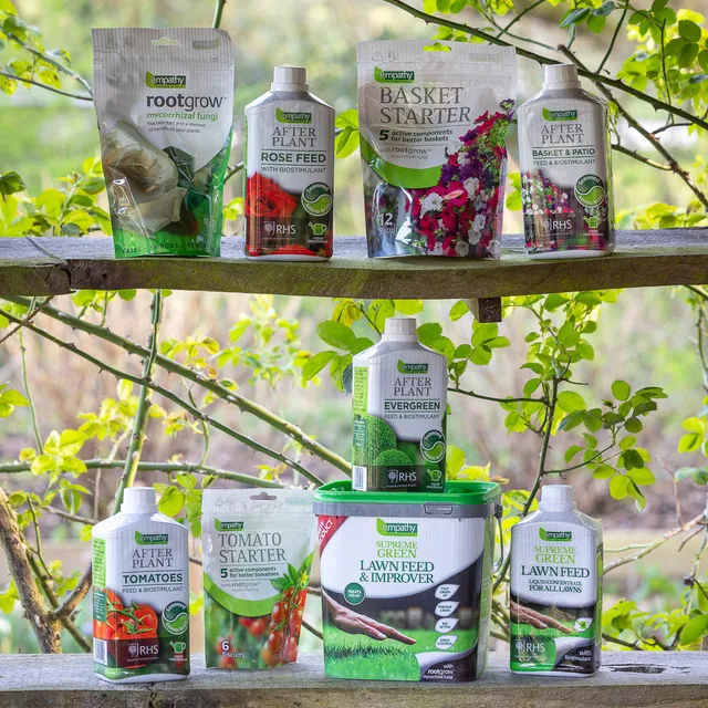 Sarah Raven Complete Gardener Düngerset 1 Pack Naturdünger 8-teilig