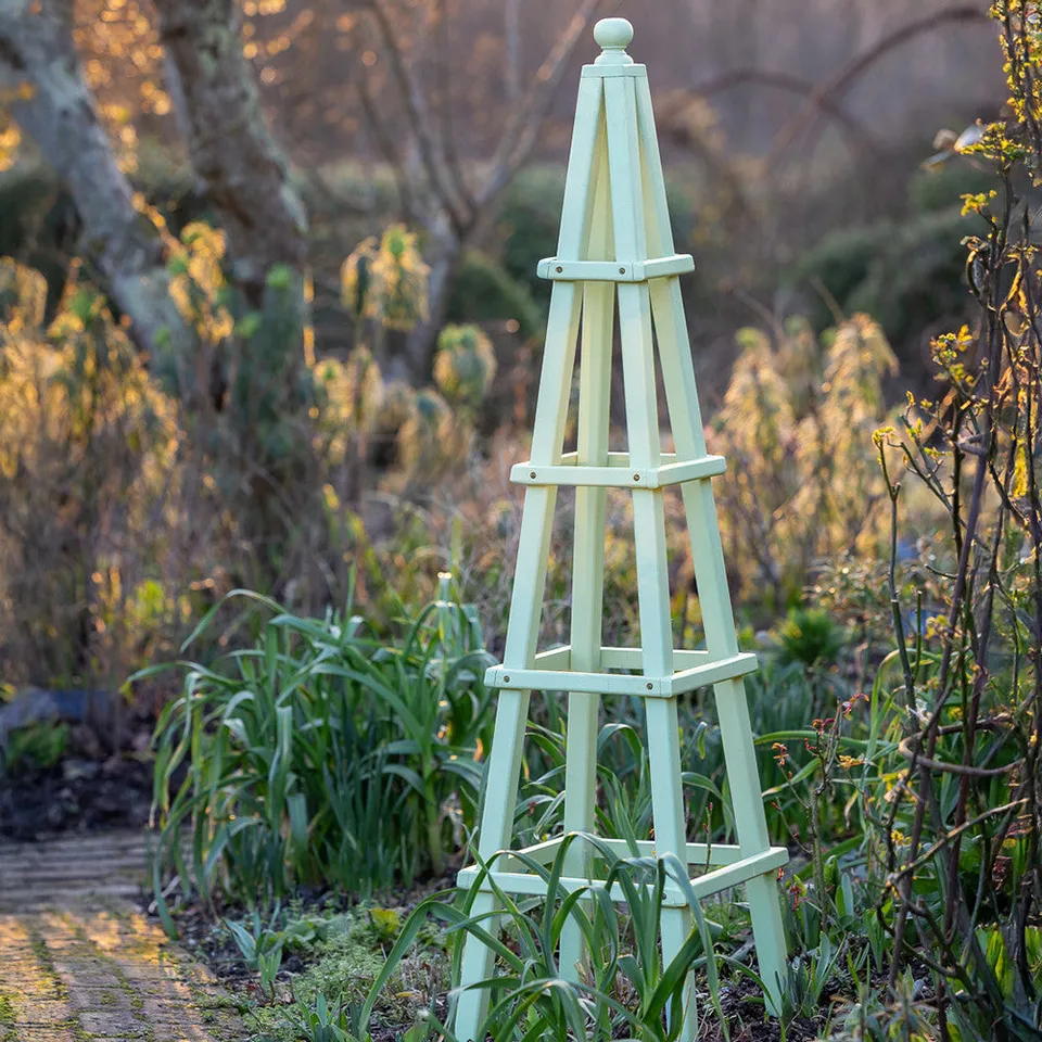 Sarah Raven Wooden Obelisk Rankhilfe 153 cm Mango-Holz Grün