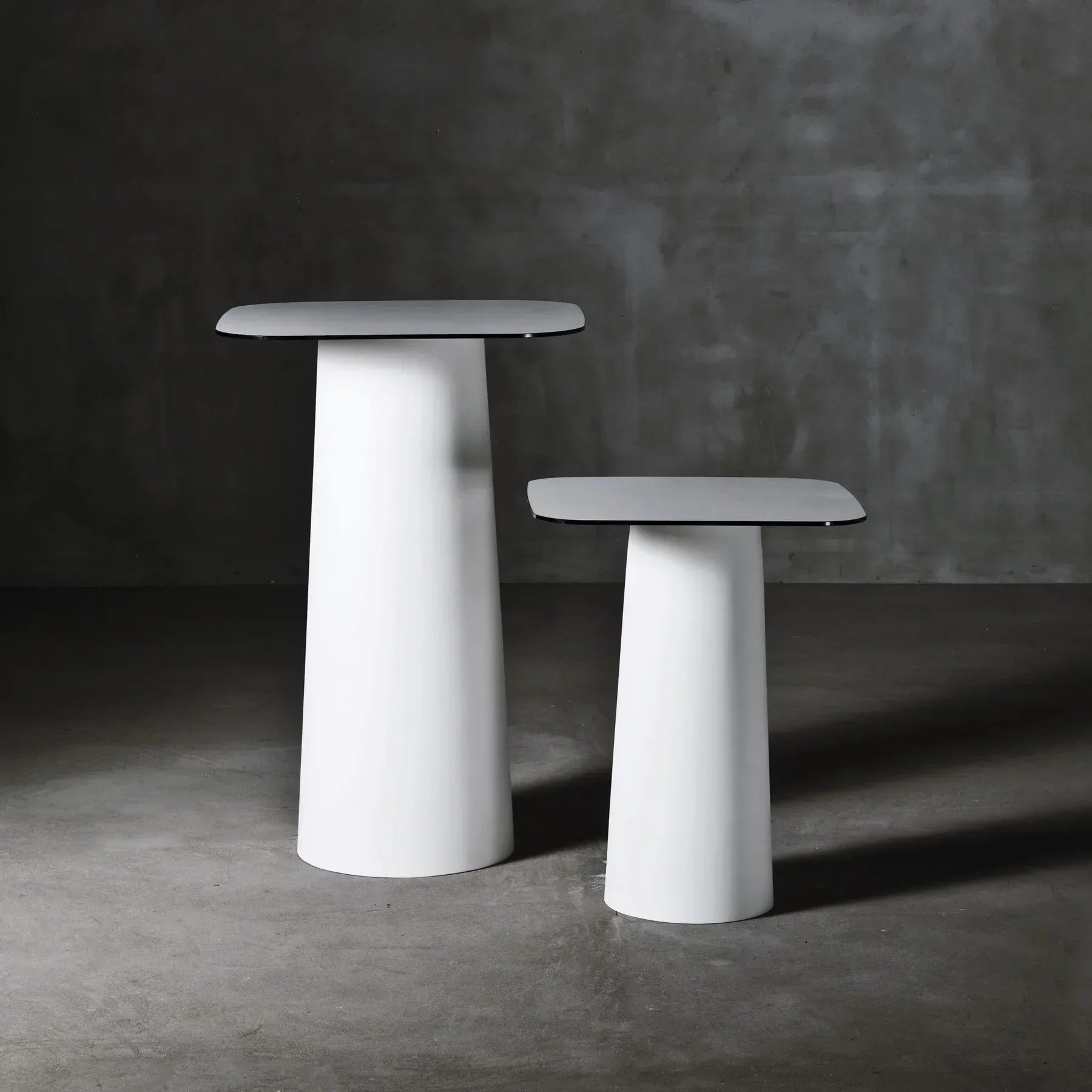 Serralunga LouLou Slim Stehtisch ø60 Carrara Weiß
