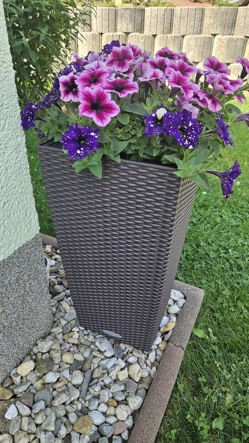 Lechuza CUBICO Cottage 40 Pflanzgefäß Granit Rattan