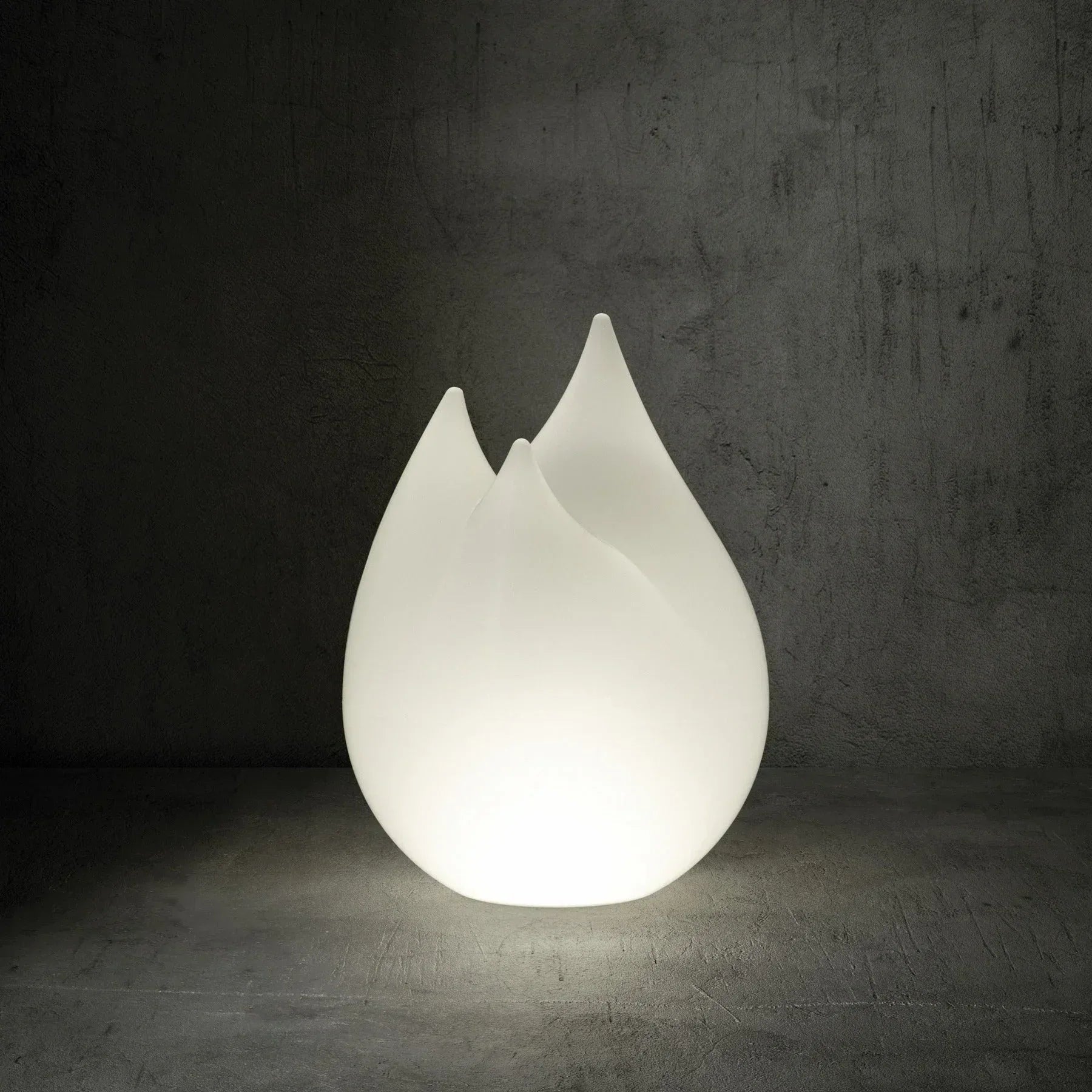 Serralunga Lighting Flame Stehlampe Weißlicht Outdoor