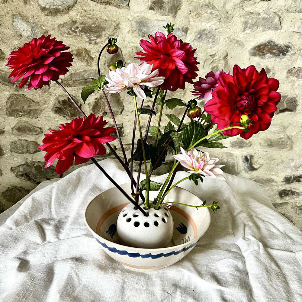 Sarah Raven Ceramic Flower Frog Blumenfrosch weiß 10cm handgemacht