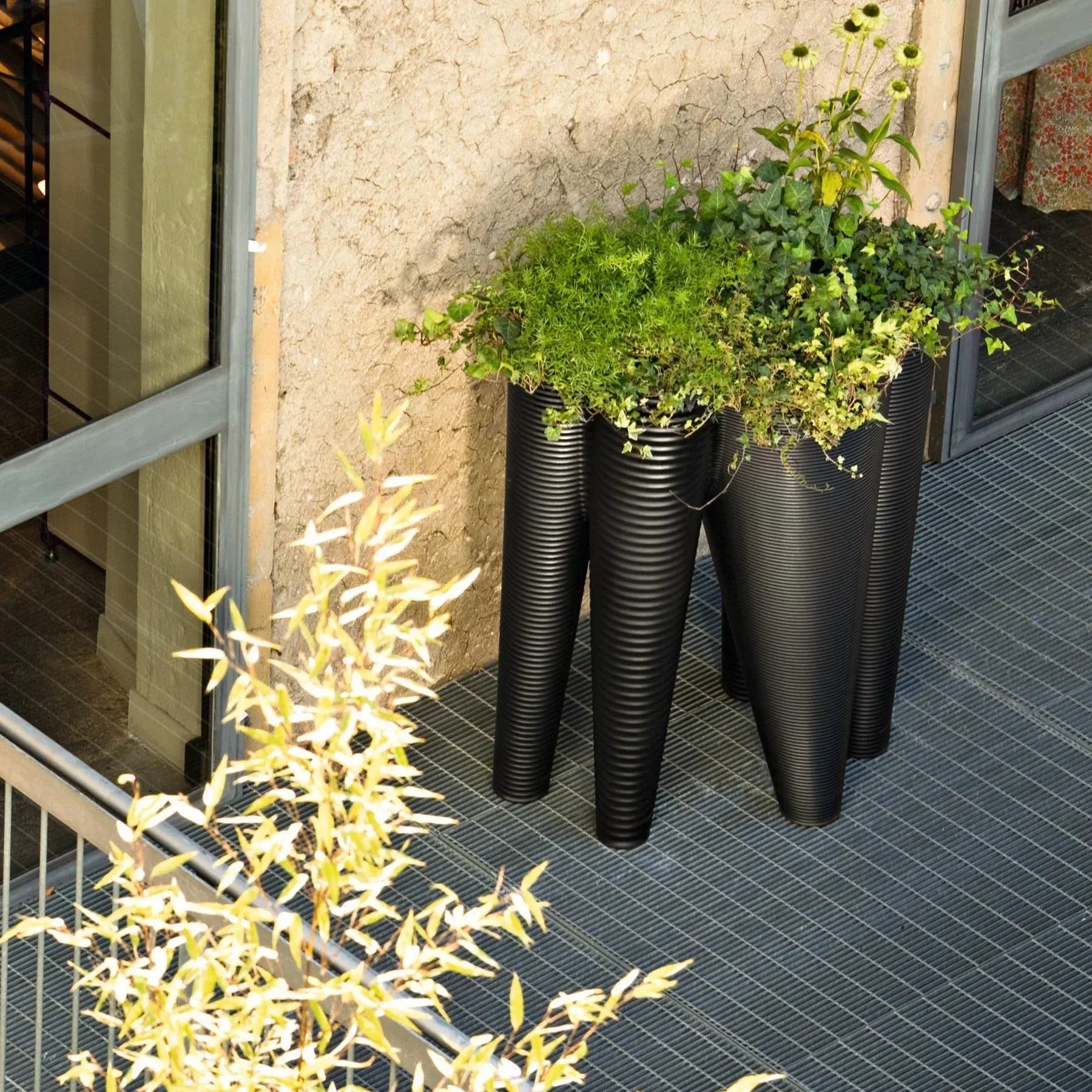 Serralunga The Vases Pflanztopf Anthrazit Ron Arad