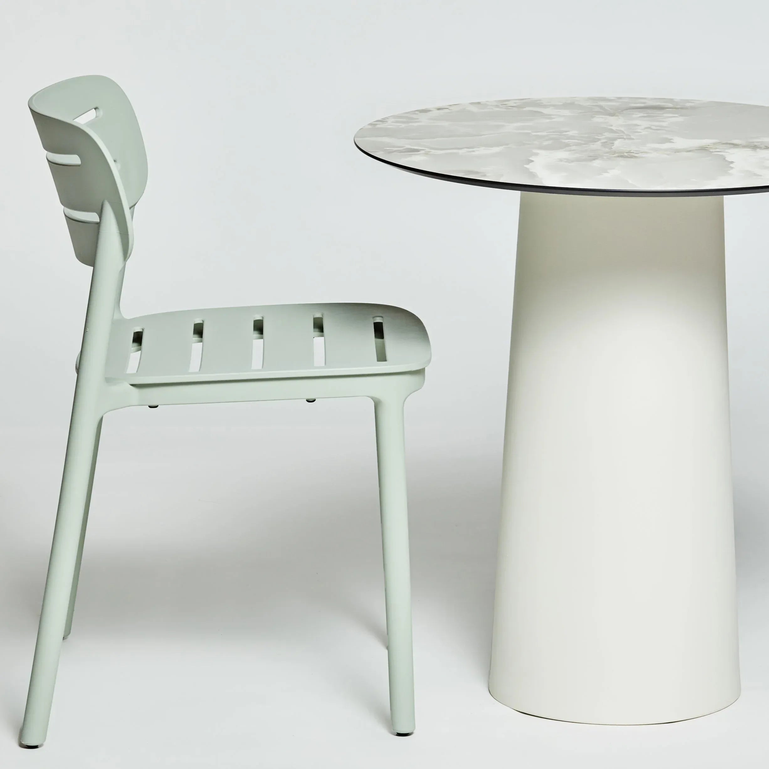 Serralunga LouLou 105 Slim Tisch Rund 60 Carrara Weiß