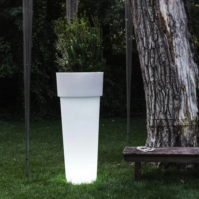 Serralunga Marcantonio Pflanztopf Licht 50x50x120