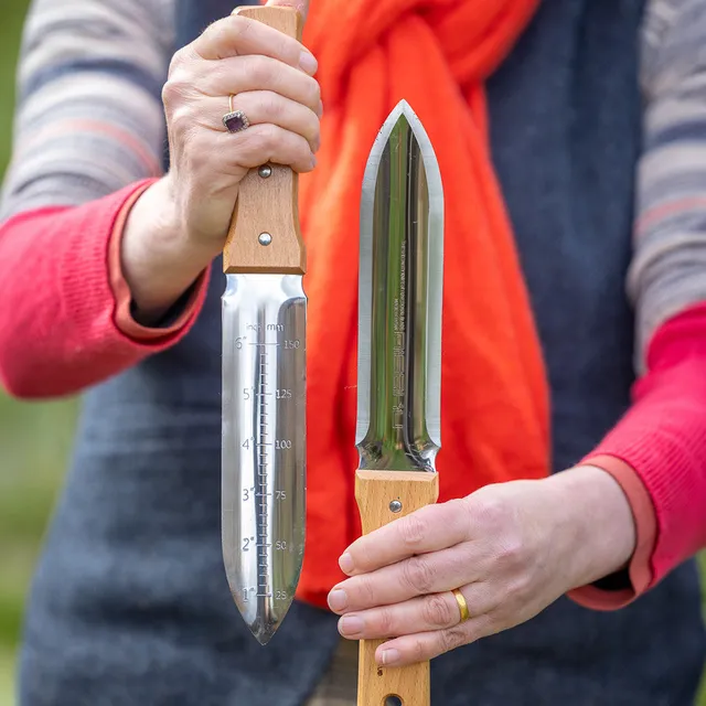 Sarah Raven Gardening Nisaku Hori Hori Pflanzmesser 1 Stück Carbonstahl
