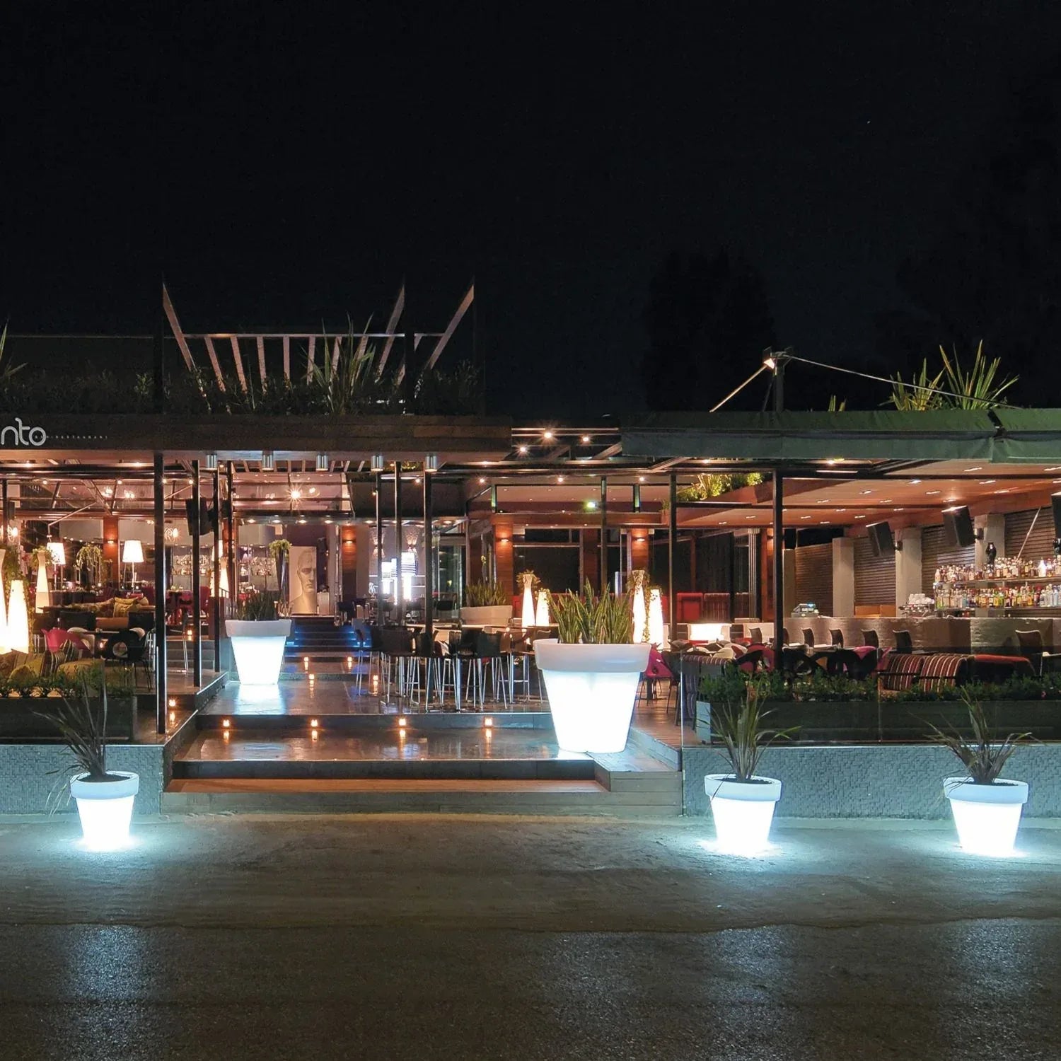 Serralunga Vas-Three Pflanztopf mit Licht RGB 60cm neutral